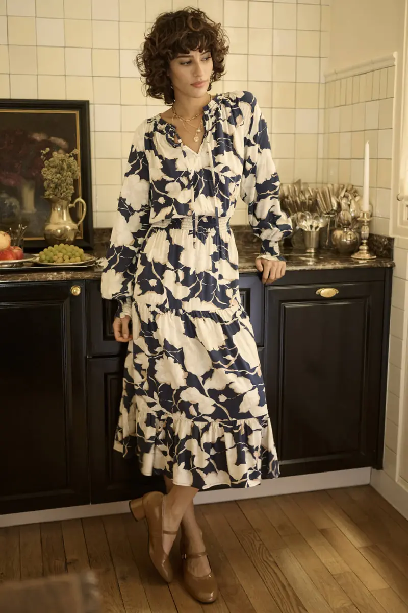 Cream CRLucca midimekko, laivastonsininen kukkaprintti