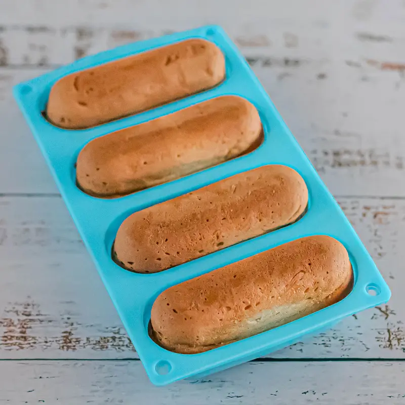 Ellin keittiö — silikoninen sämpylävuoka, hot dog
