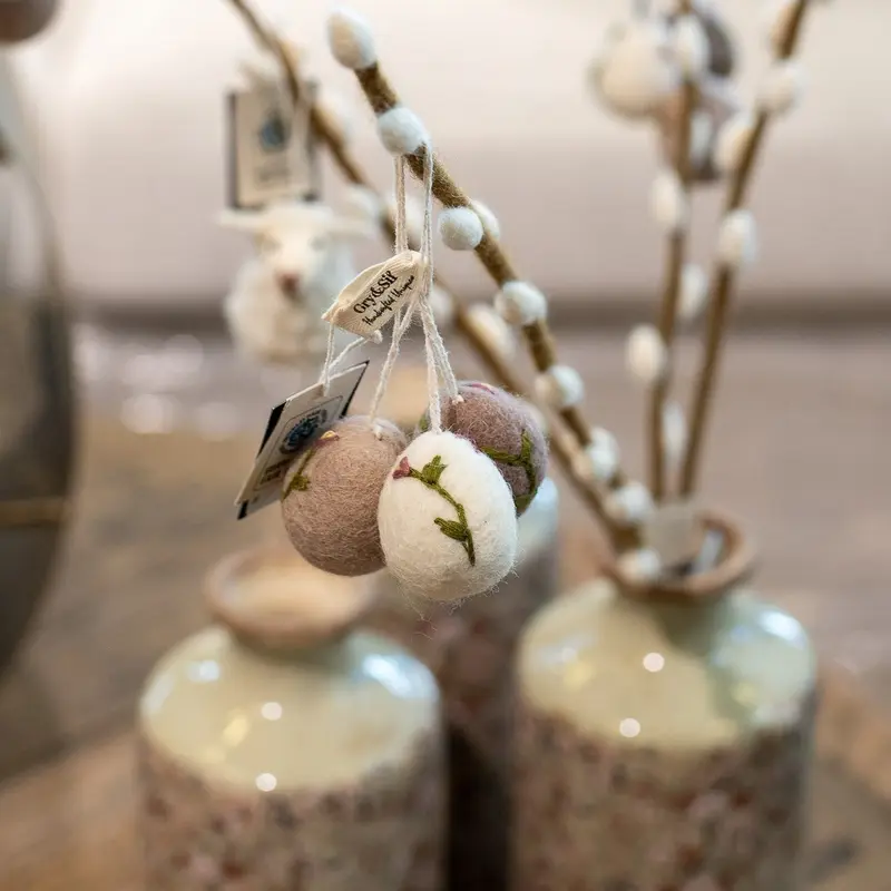 Gry & Sif ripustettavat munat kirjotulla tulppaanilla huovutettua villaa 3kpl, 3cm
