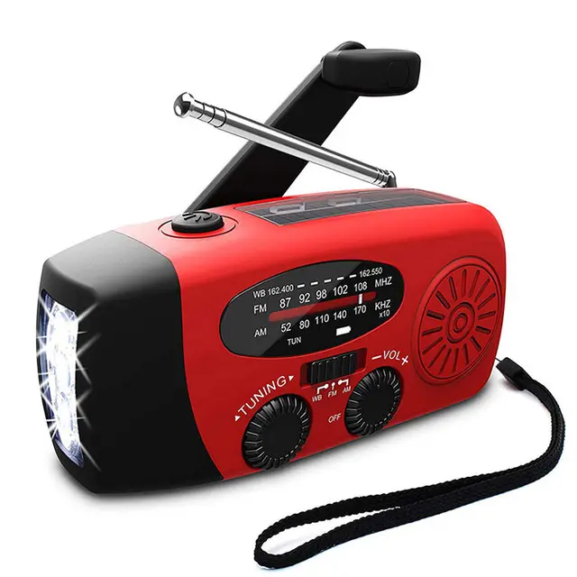 Hätäradio kammella ja taskulampulla