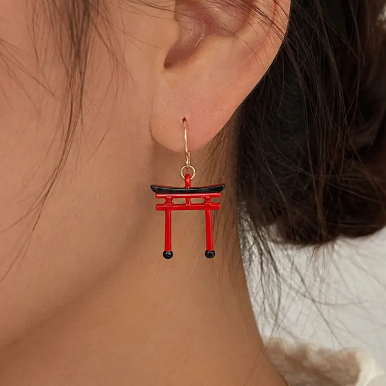 Japanilaiset punaiset Torii-korvakorut