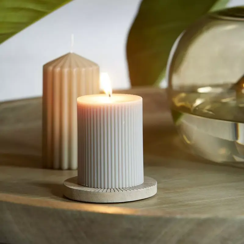 Rivièra Maison Fine Rib Pillar Candle flax 7*9cm