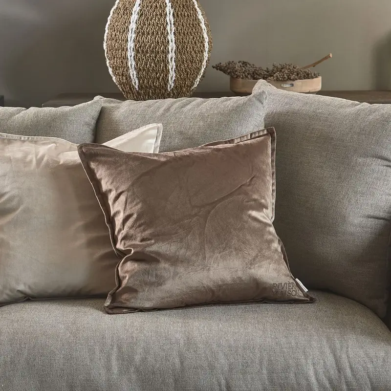 Rivièra Maison Velvet Pillow Cover chocolate 50*50cm